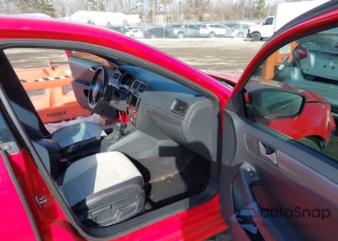 2016 Volkswagen Jetta 1.8T Sport z USA, uszkodzony, nr VIN 3VWD17AJ2GM399643